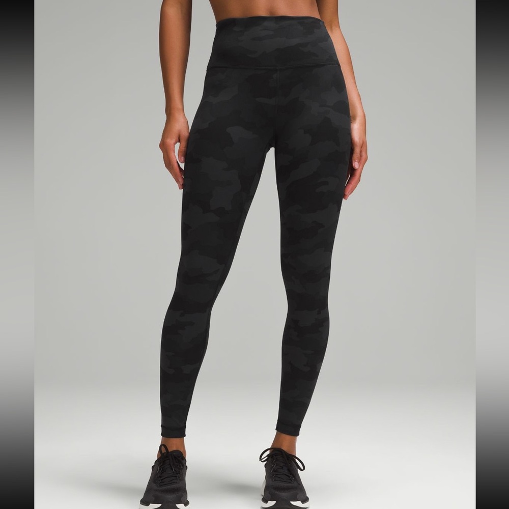 black lulu camo leggings